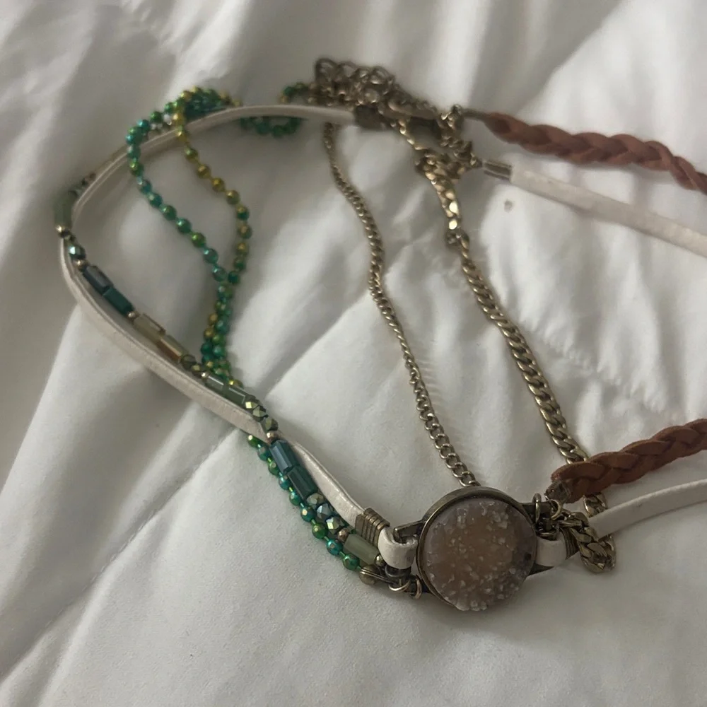 Elegant Green and Brown Beaded Necklace - Picture 3 of 3